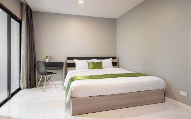 iCheck inn Darisa Ngamwongwan