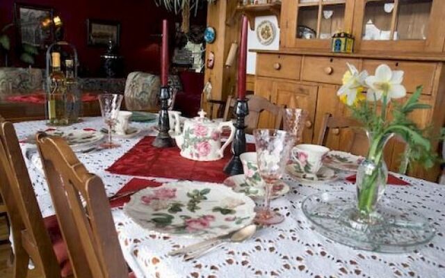 Joe-Lin Station Bed & Breakfast
