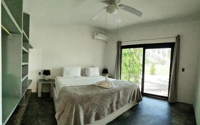 Show Pony Beach Resort and Suites