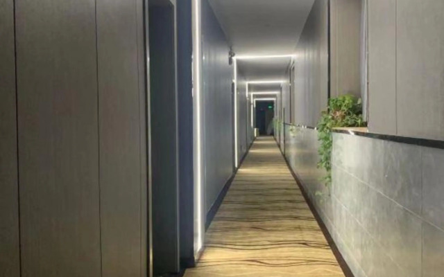 Crown Business Express Hotel