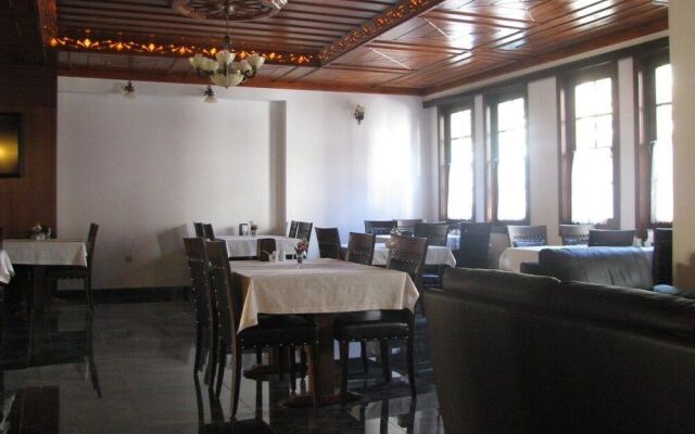 Simre Otel