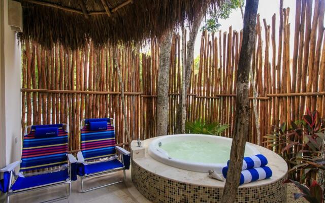 Condo Complex with an Alluring Pool & Tropical Vibes by Stella Rentals