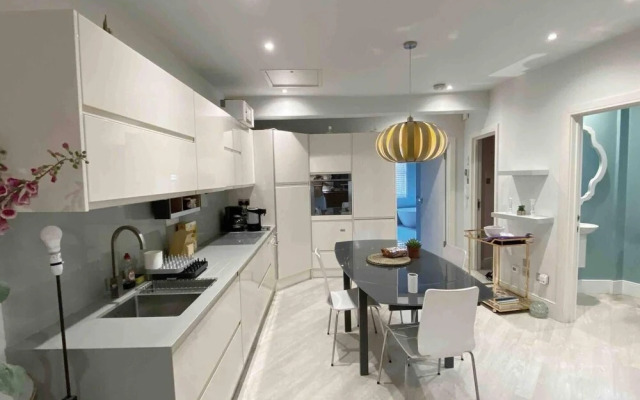 Charming 2-bed Apt With 2 Bathtub Central London