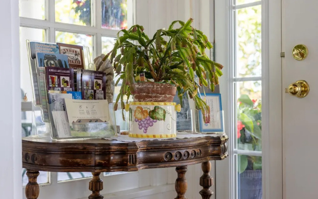 Chestnut Inn Bed and Breakfast