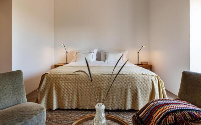 Cenoura-Brava Villas & Suites.