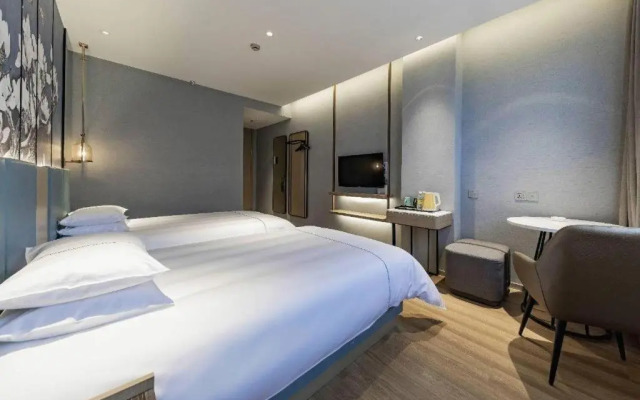 Zhangjiagang Suning Auraya Hotel