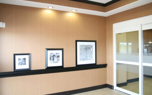 Hampton Inn & Suites Cleburne