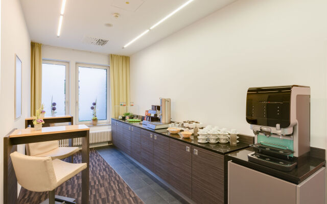 NOVINA HOTEL Wöhrdersee Nürnberg City