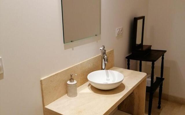 Gîte Ainay-le-Vieil, 5 pièces, 8 personnes - FR-1-586-15