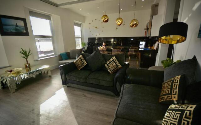 Sandybanks Torquay - Seaview and Promenade Apartments