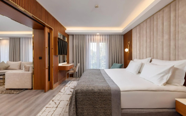 Limak Ambassadore Hotel