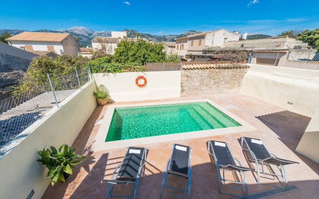 Pegaso in Campanet With 4 Bedrooms and 2 Bathrooms