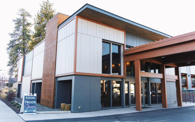 Waypoint Hotel