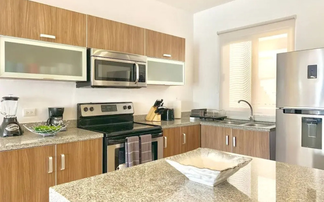 Sleeps 4-6-amazing 2 Bedroom Ph With Bbq & Jacuzzi