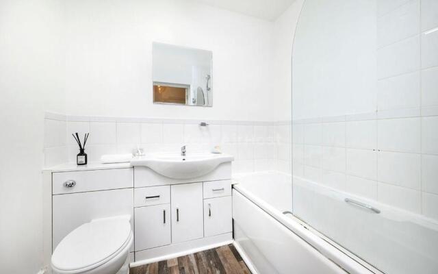 Modern 2 bed apartment in Croydon