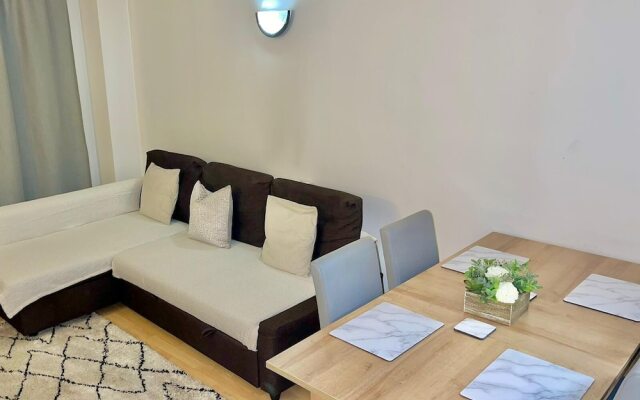 Central London 2-bed Apartment