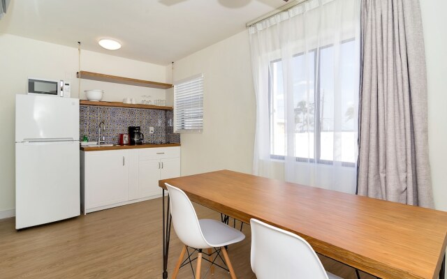 BEACH ROOMS INN - Hollywood Beach