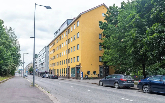 Modern 1BR Home with Sauna & Balcony