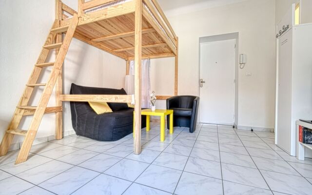 Chic Minimalist Studio - 2 Mins Walk From Palais!