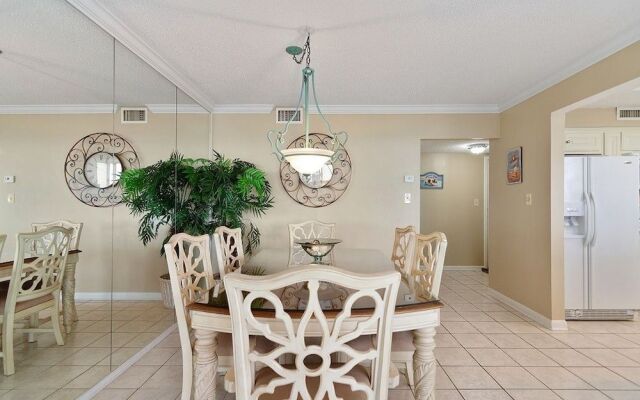 Shoreline 1056 Condo by RedAwning