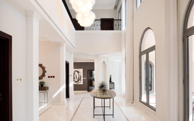 Private Pool Beach Access Villa w Cinematic Vws