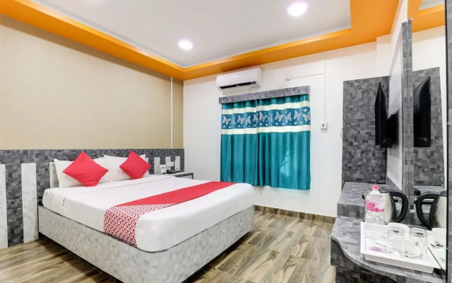 OYO 585 Hotel Raj Durbar & Navrang