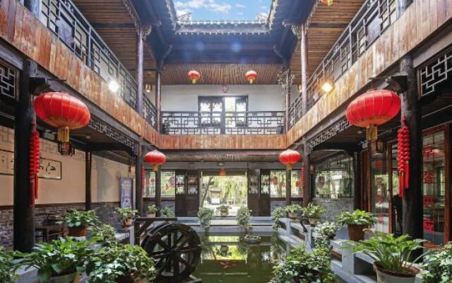 Riverside Hotel