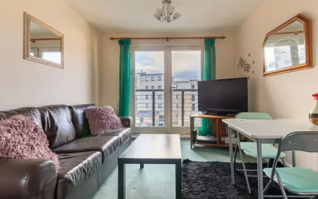 Elegant Apartment in Edinburgh near River Almond
