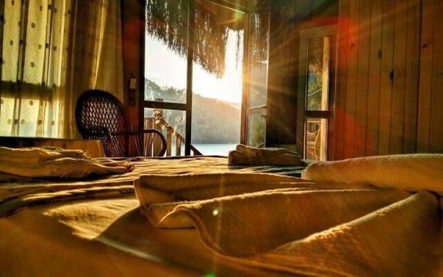 Azra's Bungalow Houses