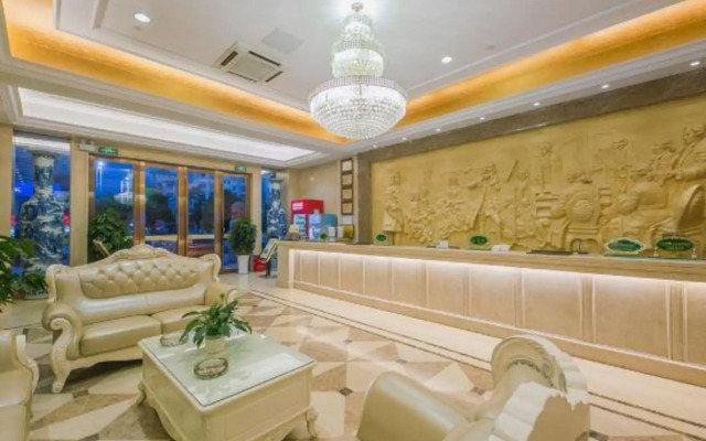 Vienna 3 Best Hotel (Poyanghu Avenue)