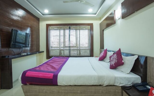 OYO 5738 Hotel Lords Inn