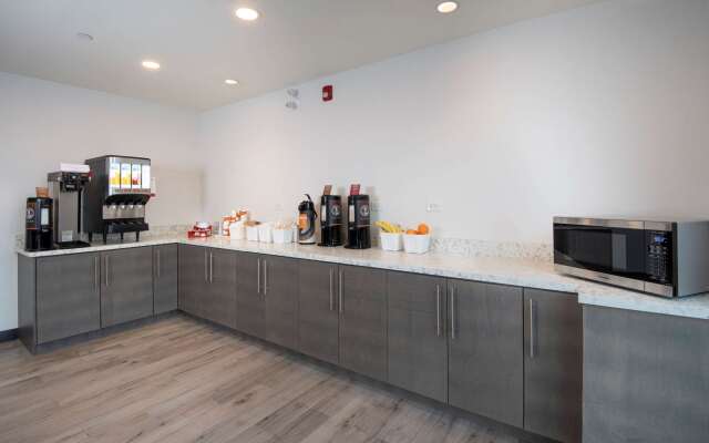 Comfort Inn & Suites