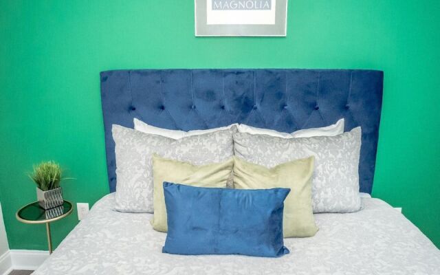 Exquisite Home Near Streetcar & French Quarter!