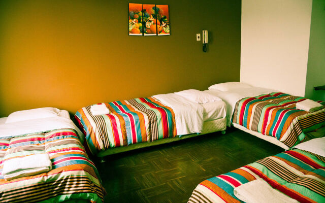 Tupac Hostel - Lima Airport