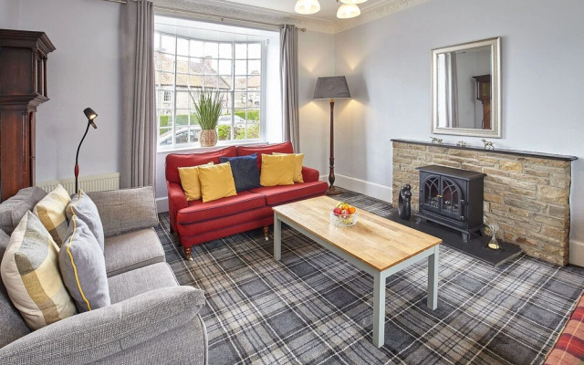 Host Stay Buckingham Square