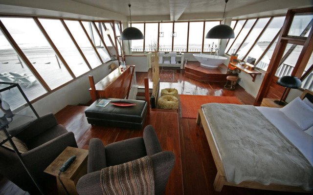 Pelican Point Lodge