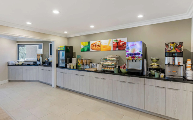 Quality Inn & Suites Anaheim Maingate