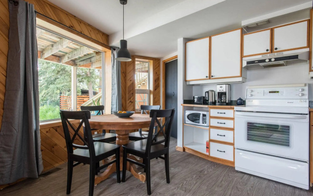 Urban Caribou Bed and Breakfast