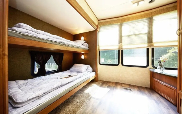 Sunshine Caravan