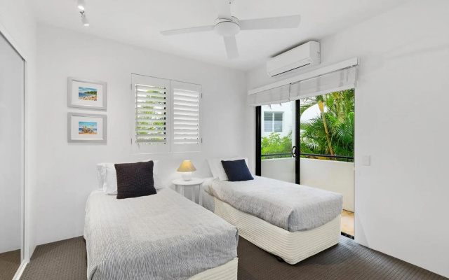 4 Hilltop Villas Enjoy Ocean Views From The Heart Of The Village – Guest Rooms – Sunshine Beach