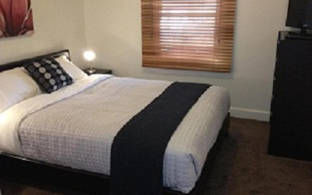 Ploughmans On Wallis, Horsham