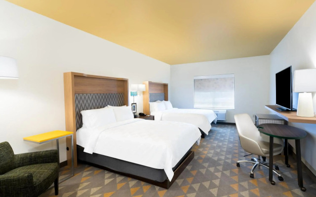 Holiday Inn and Suites Memphis Southeast Germantown