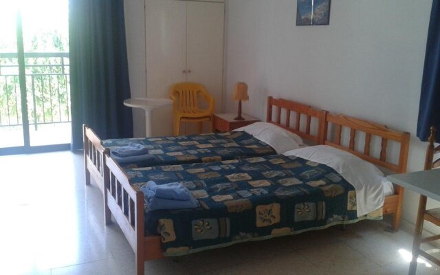 Lefki Tree Tourist Apartments