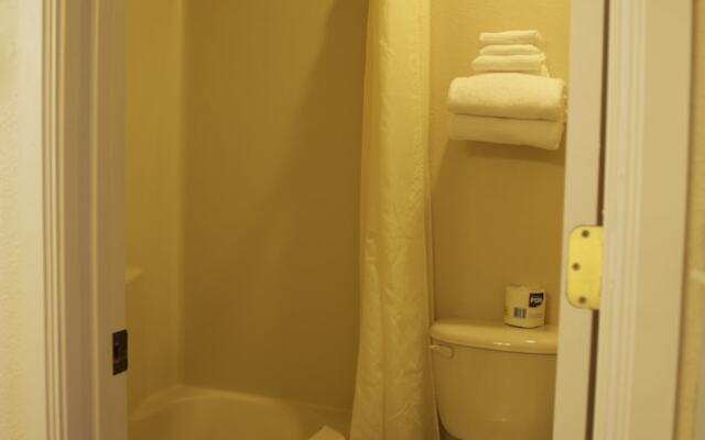 Rodeway Inn & Suites Downtowner-Rte 66