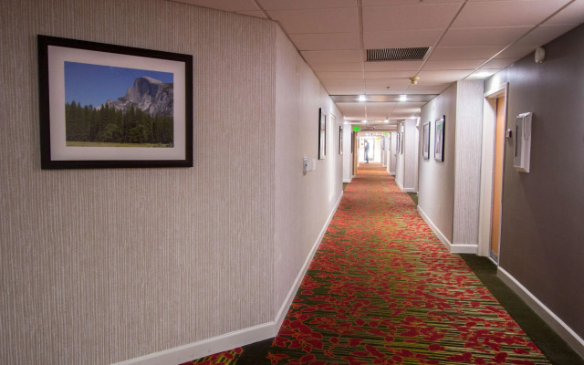 Empieria High Sierra Hotel