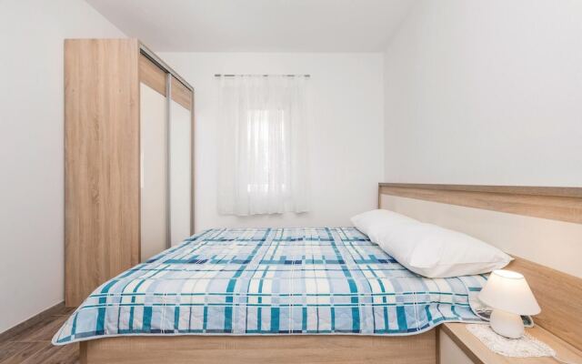 Awesome Home in Mandre With Wifi and 2 Bedrooms