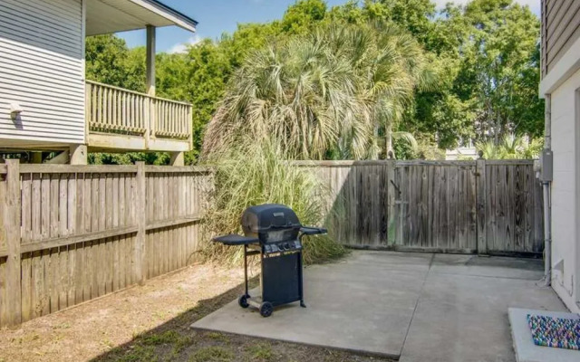 Ocean Boulevard 511 by RedAwning