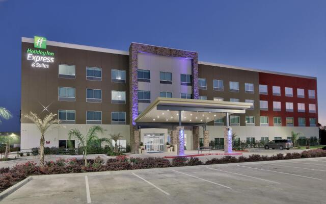 Holiday Inn Express & Suites Houston East - Beltway 8, an IHG Hotel