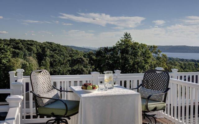 Tarrytown House Estate