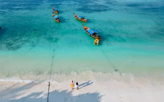 Lipe Garden Beach Resort